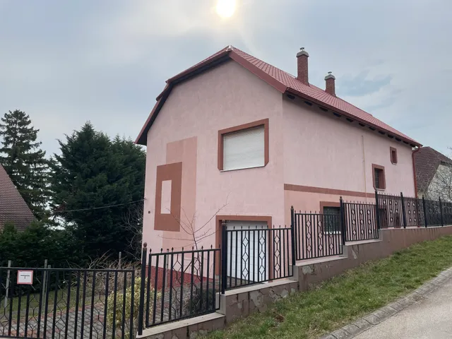 Eladó ház Balatonalmádi, Öreghegy 200 nm