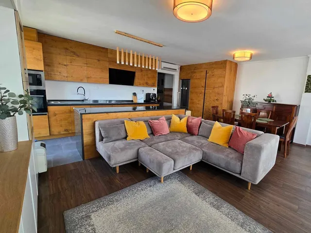 Eladó lakás Balatonfüred, Tamáshegy 83 nm