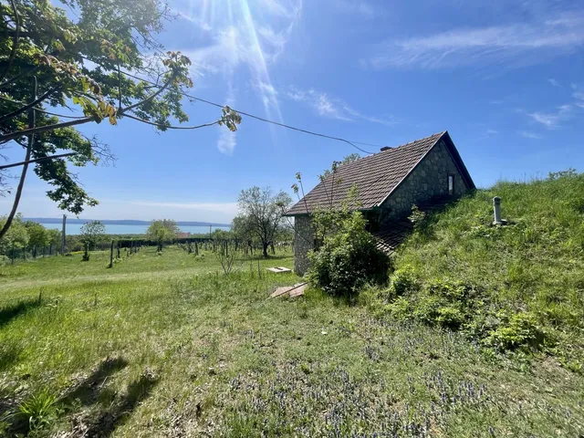 Eladó nyaraló Balatonakali 86 nm