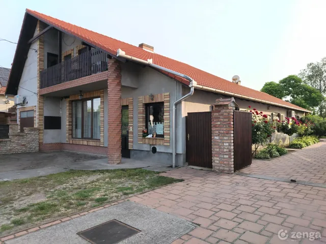 Eladó ház Sándorfalva 340 nm