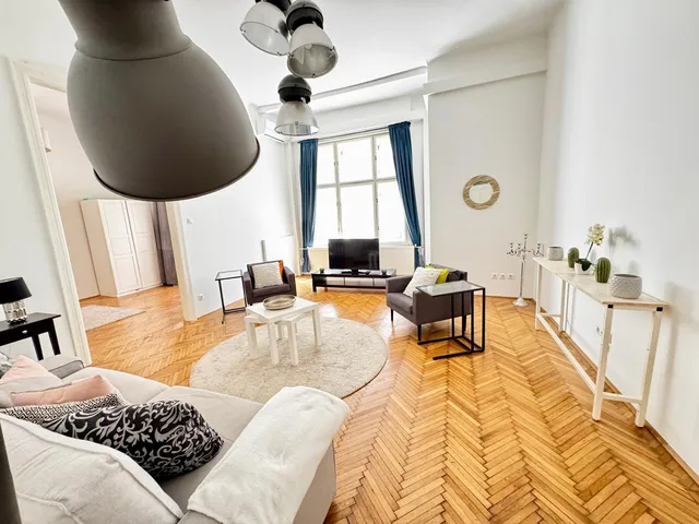 Eladó lakás Budapest VI. kerület, Nagykörúton belüli terület 123 nm