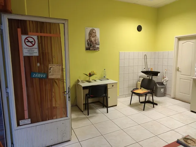 Eladó kereskedelmi és ipari ingatlan Gyula, Belváros, Béke sgt. 26 nm