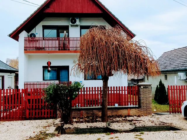 Eladó ház Siófok, Békásdűlő 178 nm
