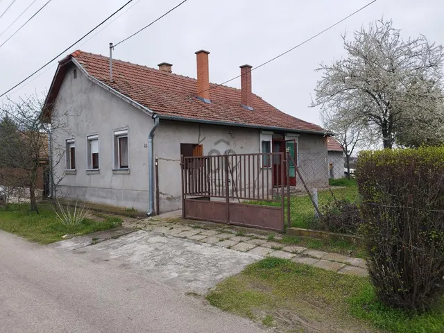 Eladó ház Kocsér 62 nm