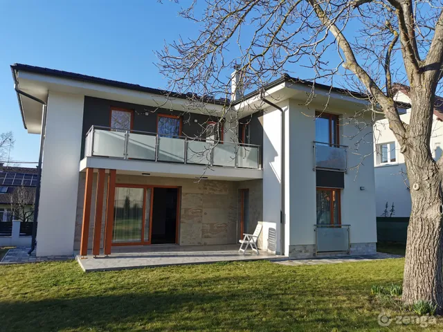 Eladó ház Budapest II. kerület 273 nm