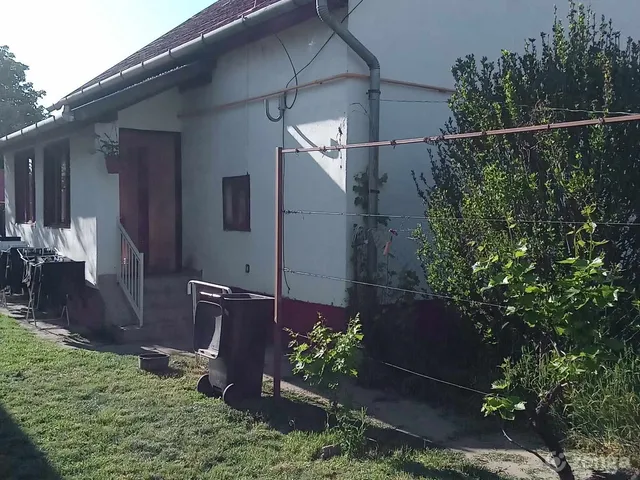 Eladó ház Szolnok, Szandaszőlős 94 nm