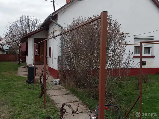 Eladó ház Szolnok, Szandaszőlős 61 nm