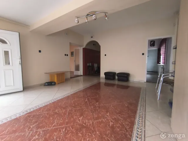 Eladó ház Szeged, Szőreg 270 nm