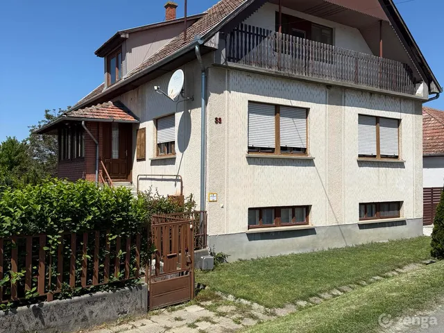 Eladó ház Császártöltés 300 nm