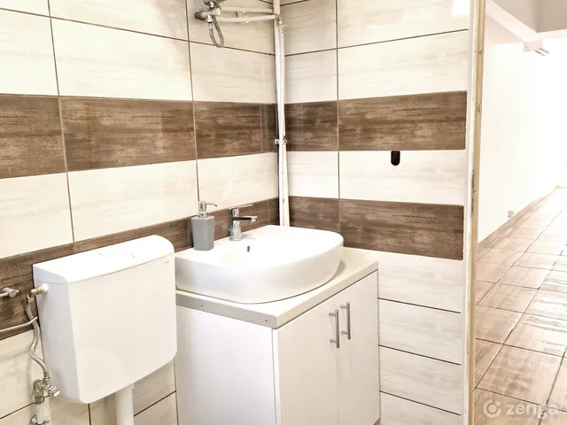 Eladó kereskedelmi és ipari ingatlan Gödöllő 47 nm