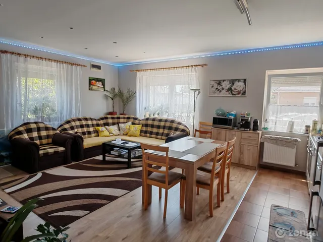 Eladó ház Komárom, Szőny 101 nm