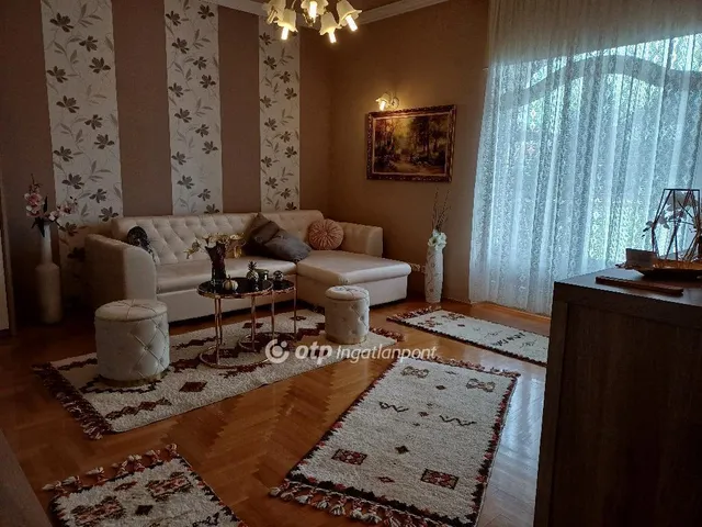 Eladó ház Budapest XVI. kerület 460 nm