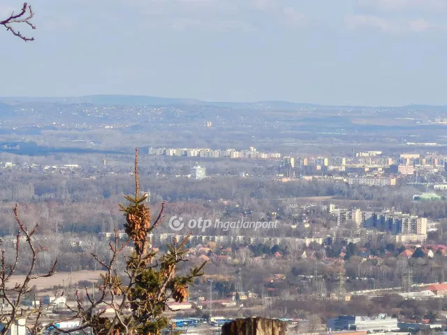 Eladó telek Budapest III. kerület 1262 nm