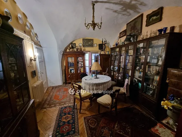 Eladó lakás Budapest I. kerület 95 nm