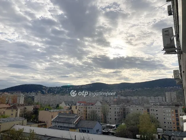 Eladó lakás Budapest III. kerület 65 nm