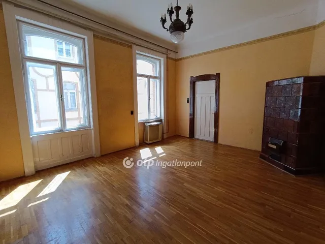 Eladó lakás Budapest VI. kerület 82 nm