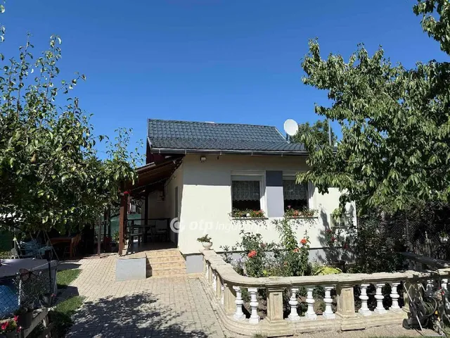 Eladó ház Budapest XI. kerület, Kamaraerdő 60 nm