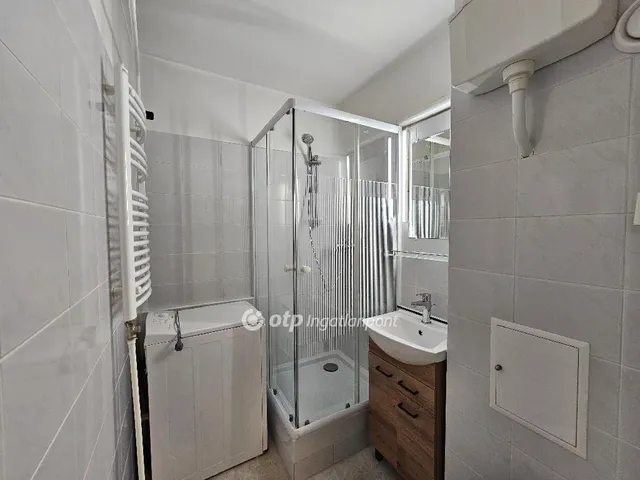 Eladó lakás Budapest IX. kerület, József Attila lakótelep 34 nm