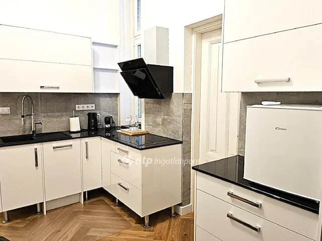 Eladó lakás Budapest V. kerület 92 nm