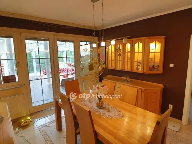 Eladó lakás Budapest II. kerület 156 nm