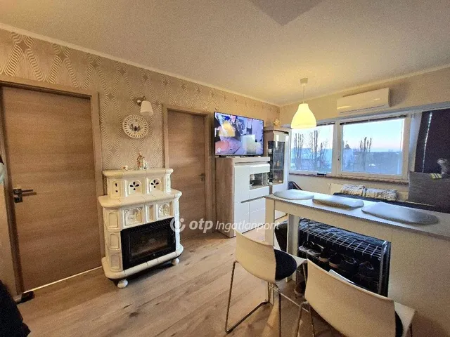 Eladó kereskedelmi és ipari ingatlan Budapest XVI. kerület, Mátyásföld 33 nm