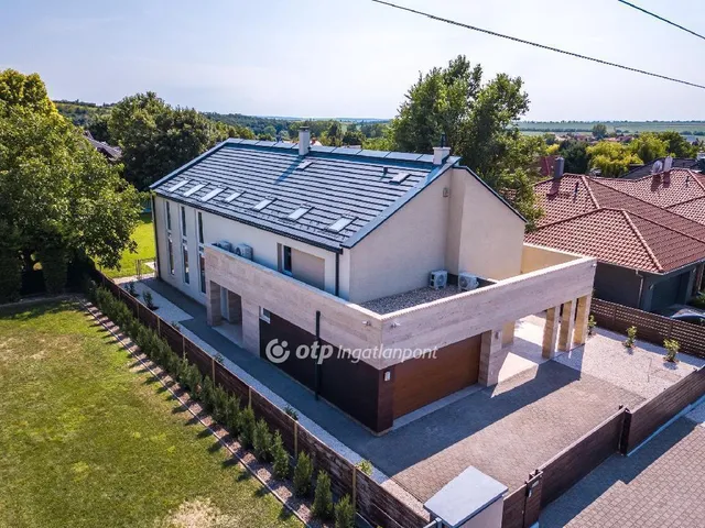 Eladó ház Telki 450 nm