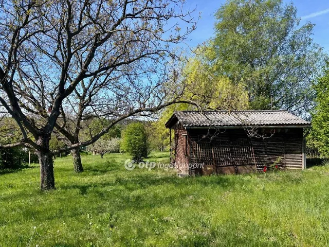 Eladó telek Páty 1390 nm