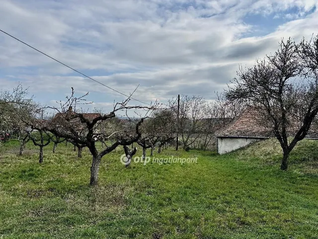 Eladó telek Etyek 8335 nm