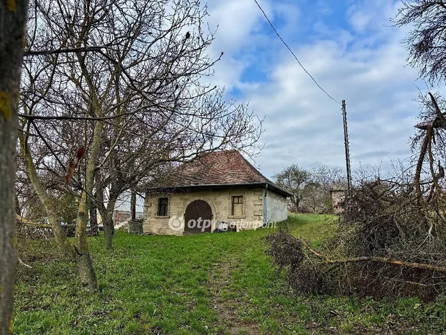 Eladó telek Etyek 8335 nm