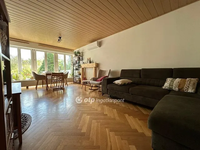 Eladó ház Budapest XVI. kerület, Rákosszentmihály 320 nm