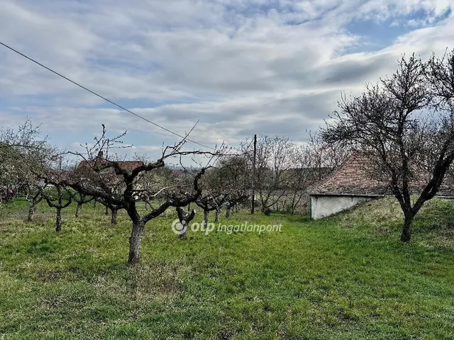 Eladó telek Etyek 8335 nm