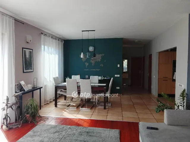 Eladó ház Pomáz 325 nm