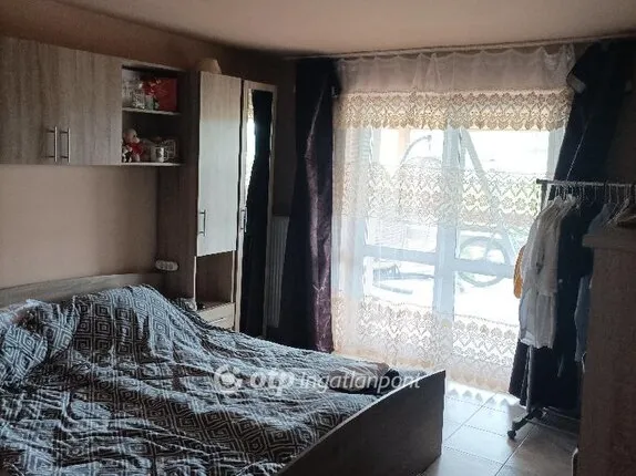 Eladó ház Piliscsév 82 nm