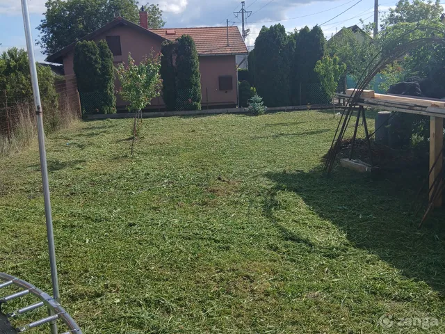 Eladó telek Váchartyán 360 nm
