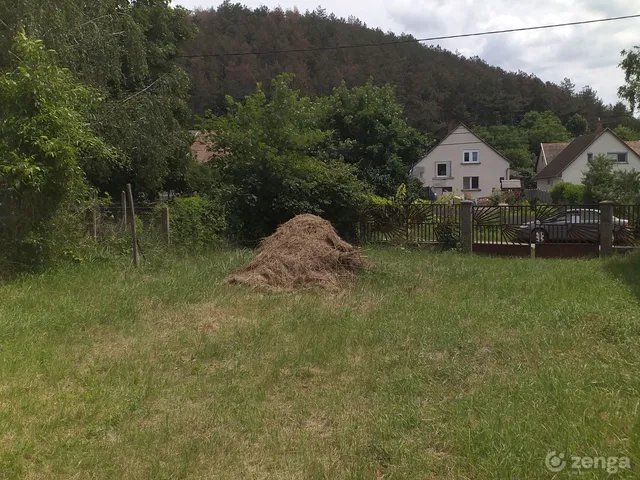 Eladó telek Kosd 920 nm