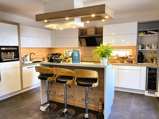 Eladó ház Ábrahámhegy 298 nm