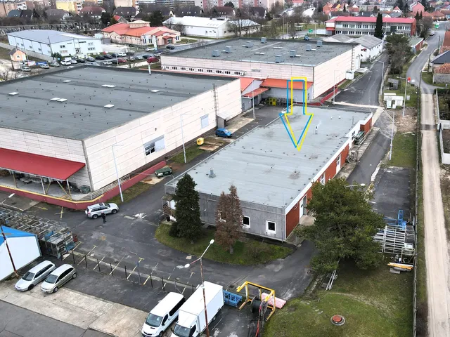 Eladó kereskedelmi és ipari ingatlan Tapolca 900 nm