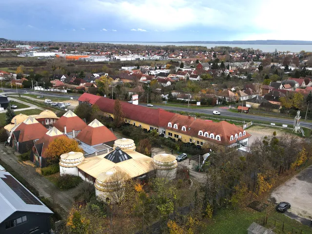 Eladó kereskedelmi és ipari ingatlan Keszthely 1620 nm