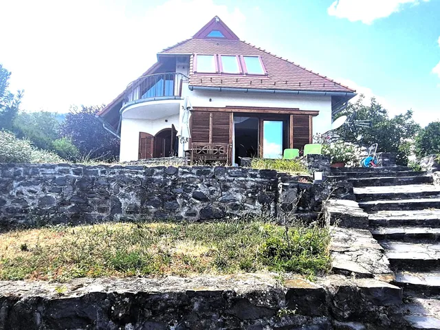 Eladó ház Badacsonytomaj, Erdős utca 6 160 nm