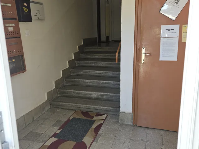 Eladó lakás Komló, Irinyi János utca 54 nm