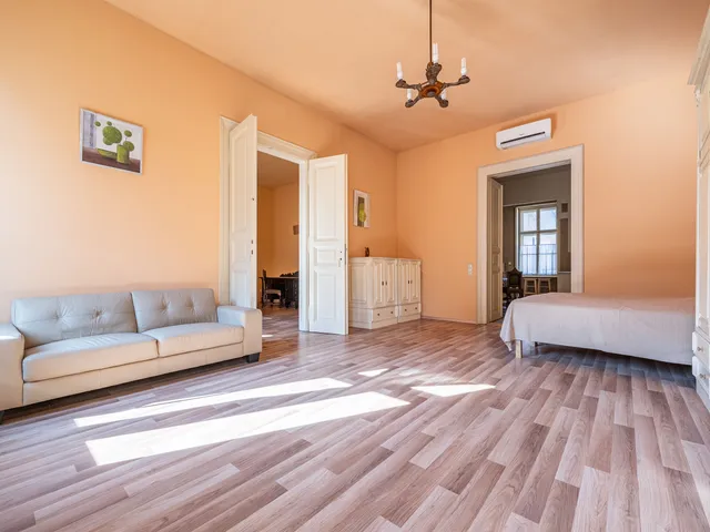 Eladó lakás Budapest VII. kerület, Rákóczi 60 141 nm