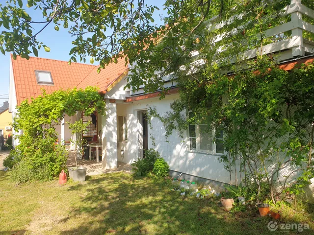 Eladó ház Balatonszárszó, Szóládi utca 140 nm