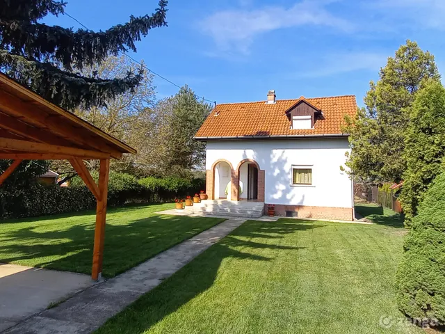 Eladó üdülő és hétvégi ház Szolnok, Alcsisziget 68 nm