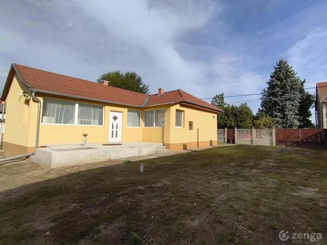Eladó ház Szentlőrinckáta 80 nm