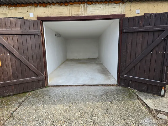 Kiadó garázs Pápa, Belváros, Teveli 20 nm