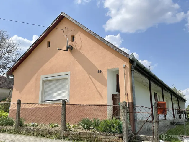 Eladó ház Bedegkér 75 nm
