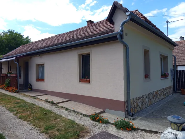 Eladó ház Gyermely 184 nm