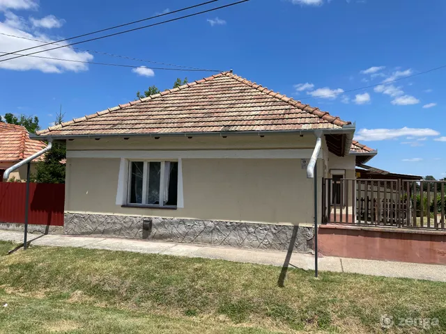 Eladó ház Géderlak 90 nm