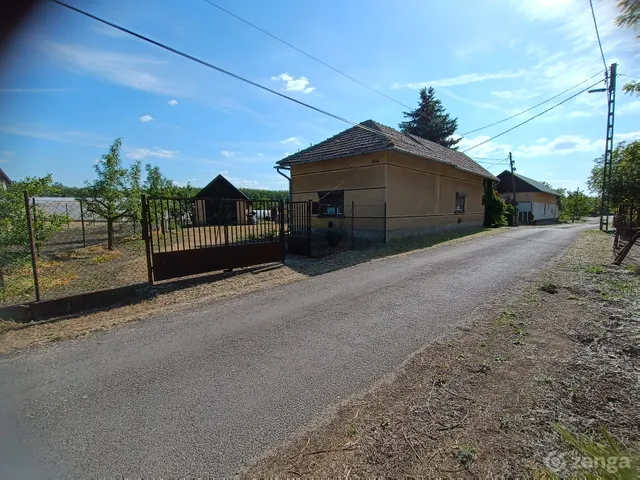 Eladó ház Cserkeszőlő 90 nm
