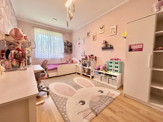 Eladó ház Szentgotthárd, Kis 250 nm